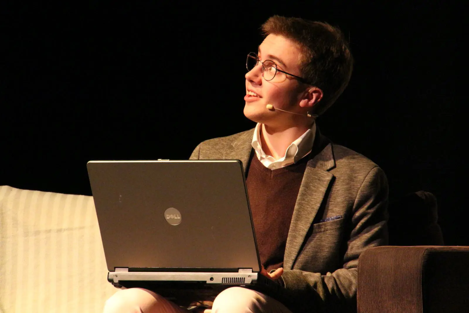 Alumnus presenting at talk